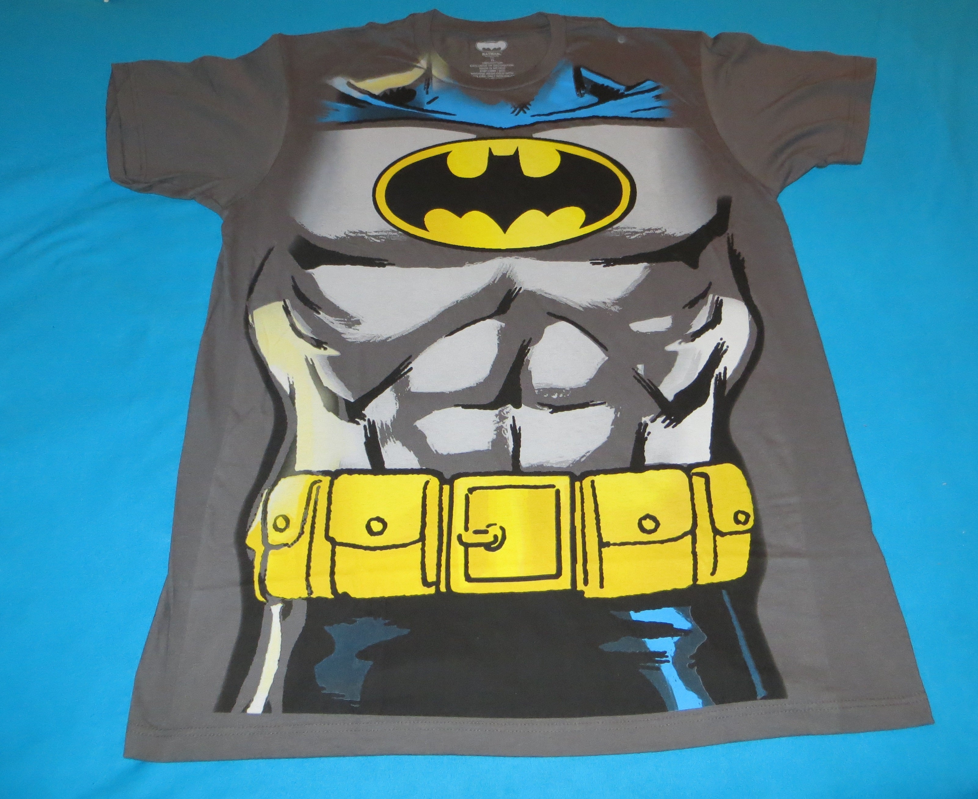Batman Muscle Costume Men's T-Shirt - Official DC Comics Tee