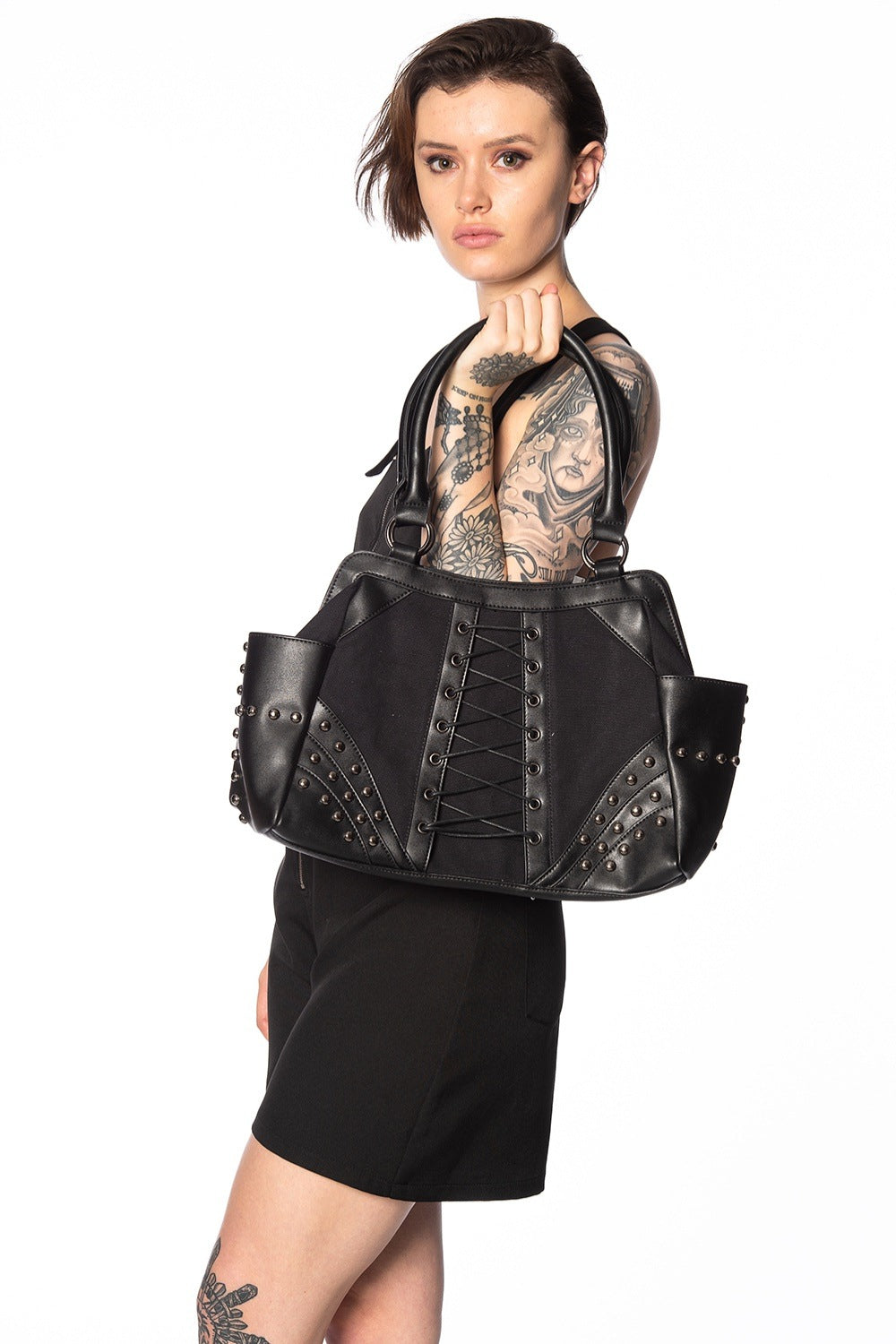 Lost Queen's Annabel Lee: A Gothic Black Handbag with a Modern Edge