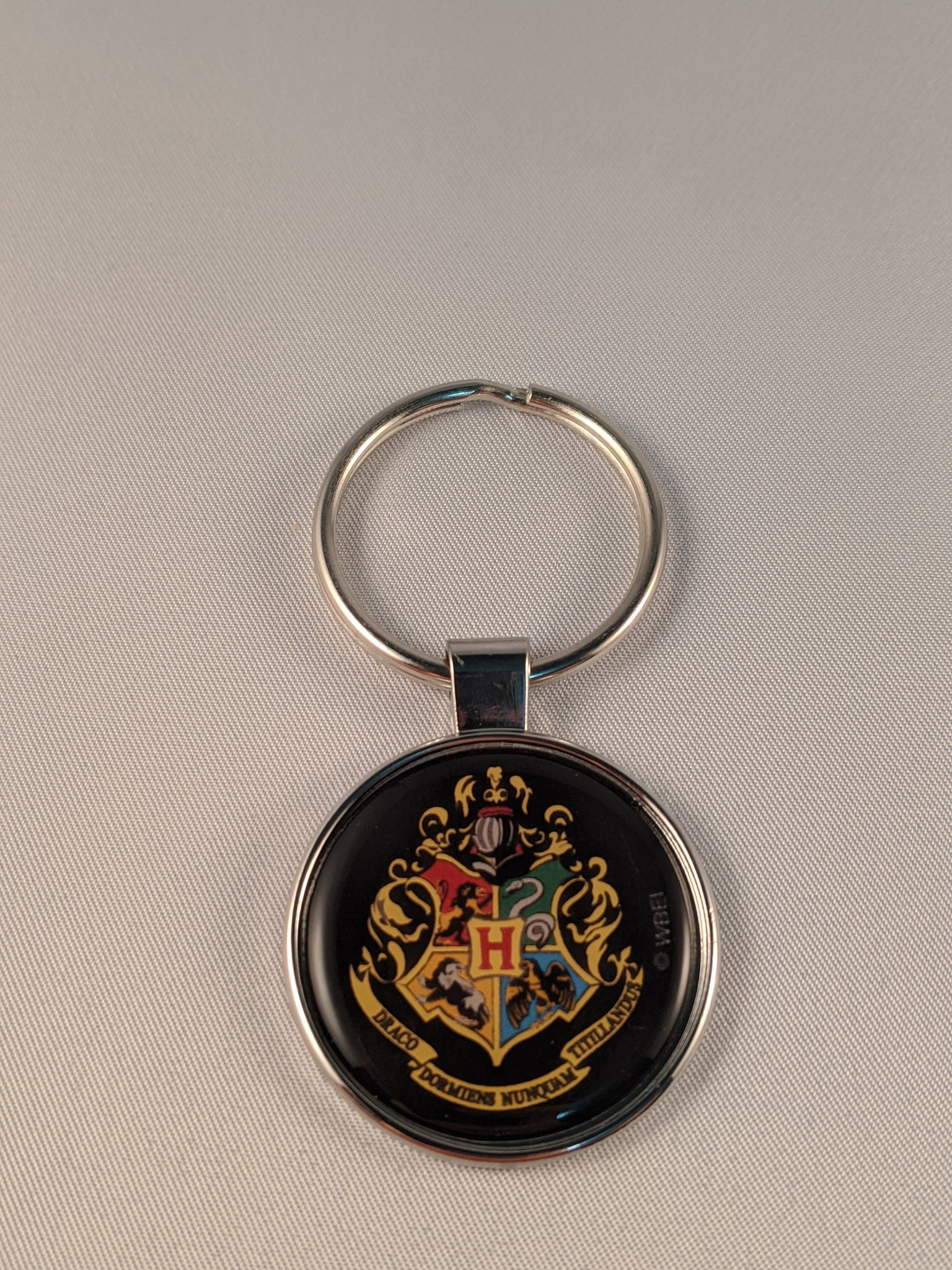 Harry Potter Hogwarts School Crest & Hogwarts Express Platform 9 3/4 Keychain 2pk